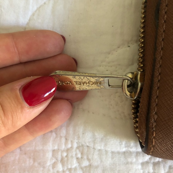 Micheal Kors Wallet - Picture 3 of 5